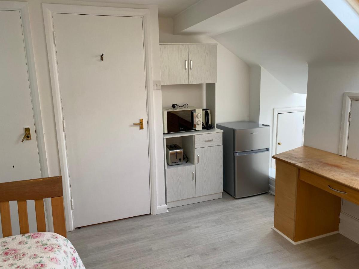 Comfortable Room Лондон Экстерьер фото
